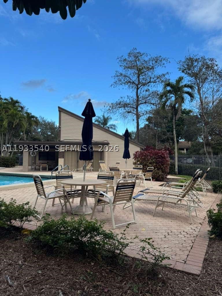POND APPLE PLACE III COND - Residential
