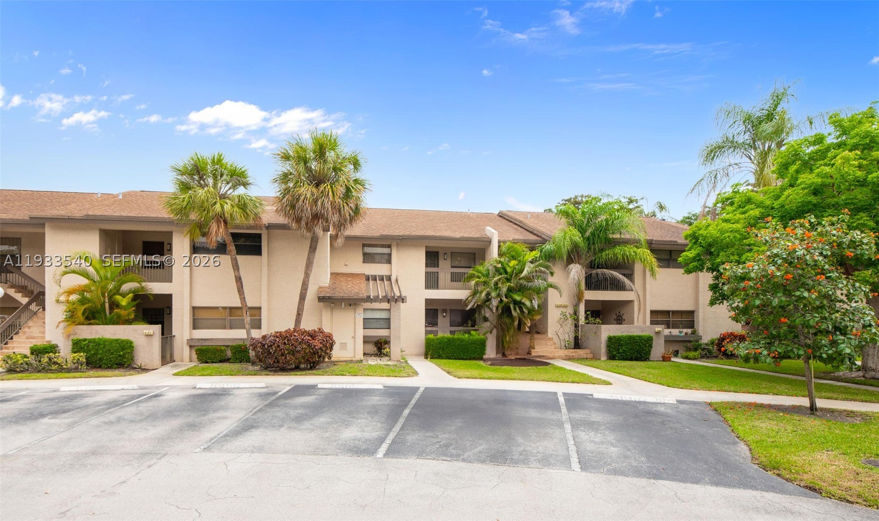 POND APPLE PLACE III COND - Residential