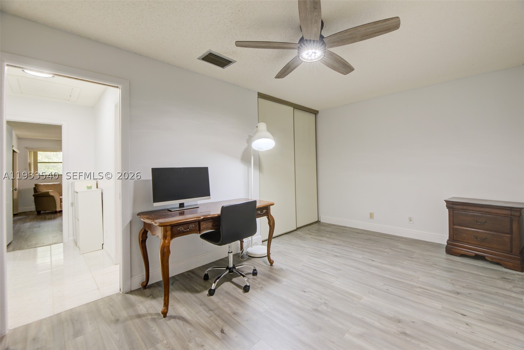 POND APPLE PLACE III COND - Residential