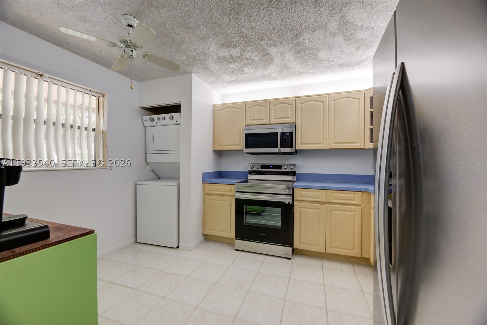 POND APPLE PLACE III COND - Residential