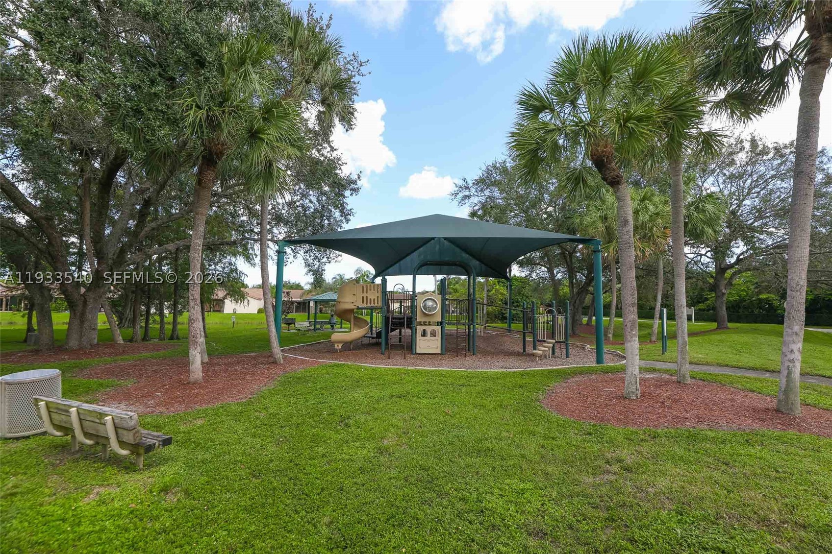 POND APPLE PLACE III COND - Residential