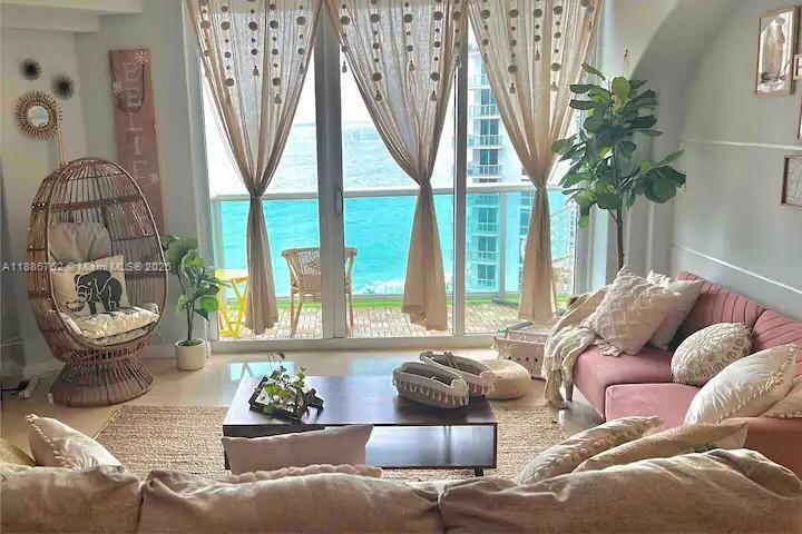 TIDES ON HOLLYWOOD BEACH - Residential
