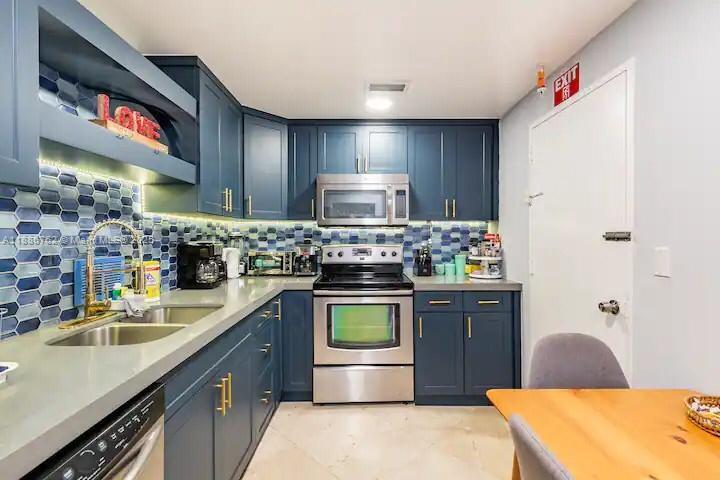 TIDES ON HOLLYWOOD BEACH - Residential