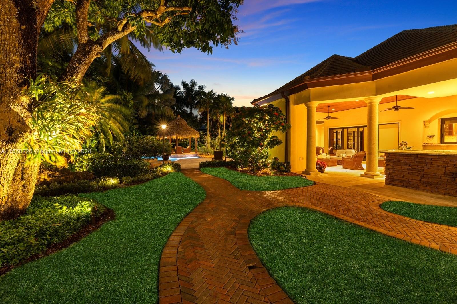 TOWN & RANCH ESTS - Residential