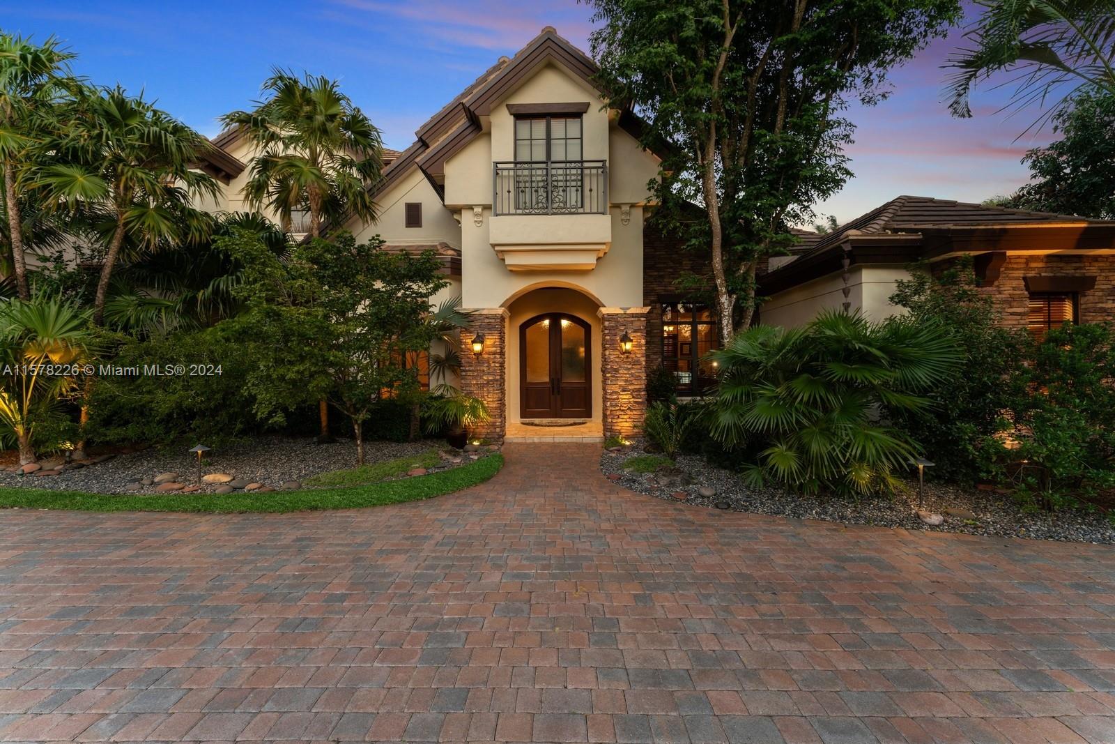 TOWN & RANCH ESTS - Residential