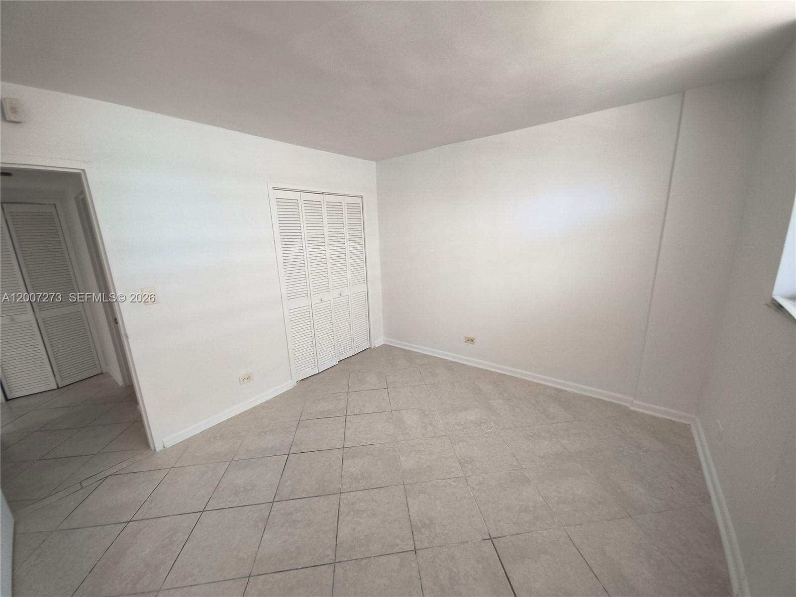 EASTERN SHORES WHITE HOUS - Residential