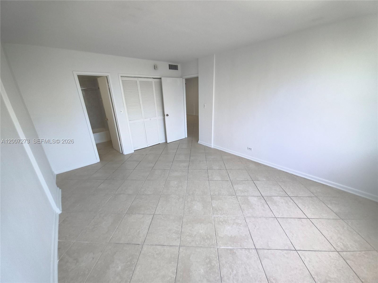 EASTERN SHORES WHITE HOUS - Residential