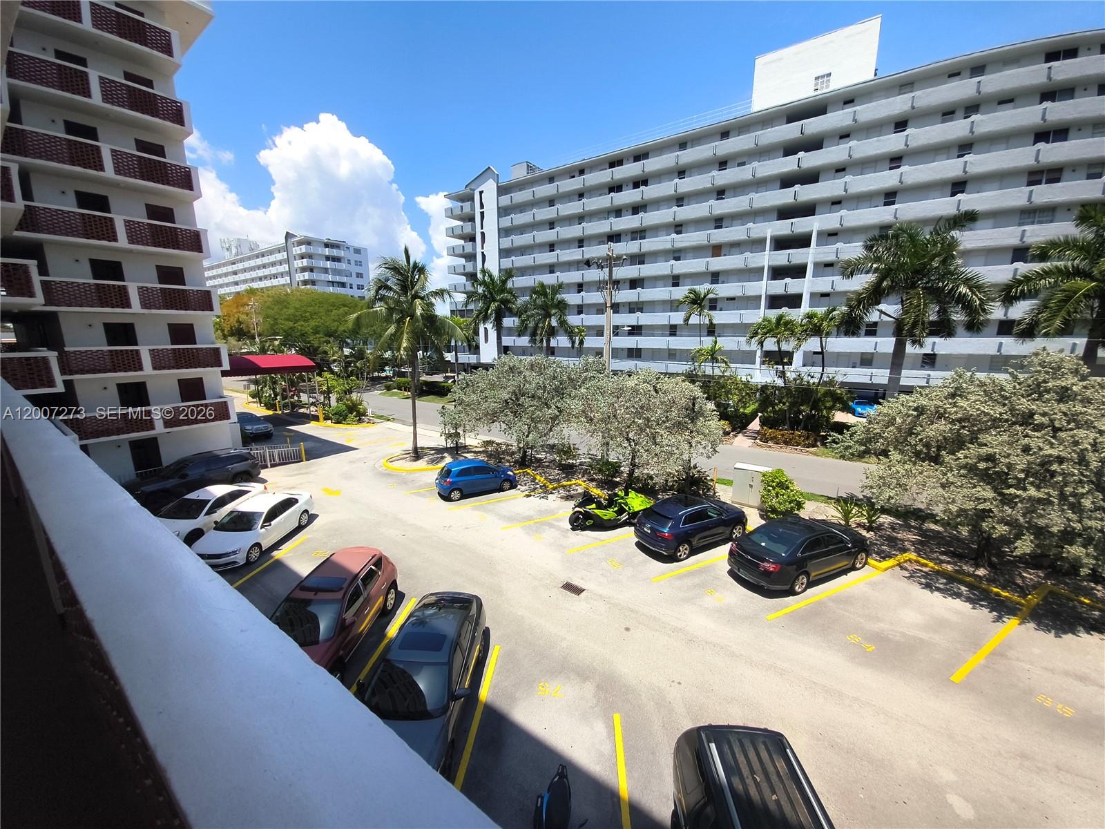 EASTERN SHORES WHITE HOUS - Residential