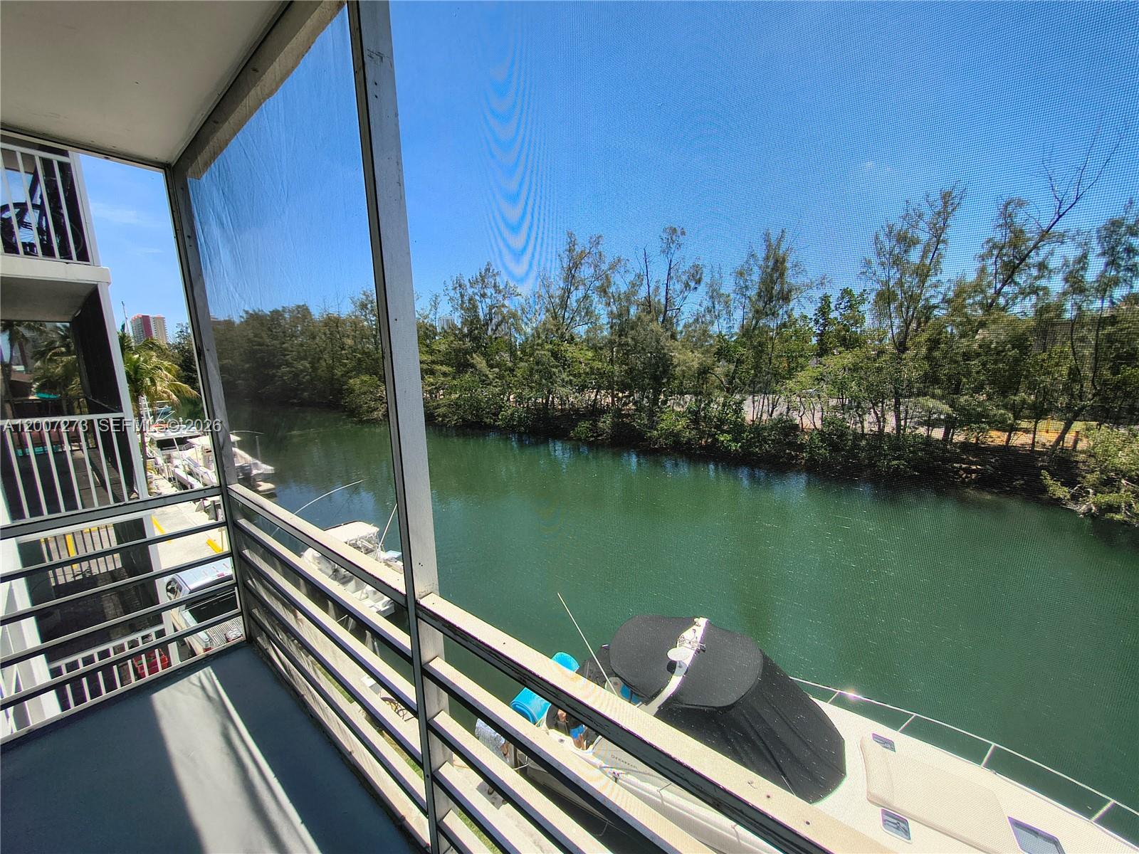 EASTERN SHORES WHITE HOUS - Residential