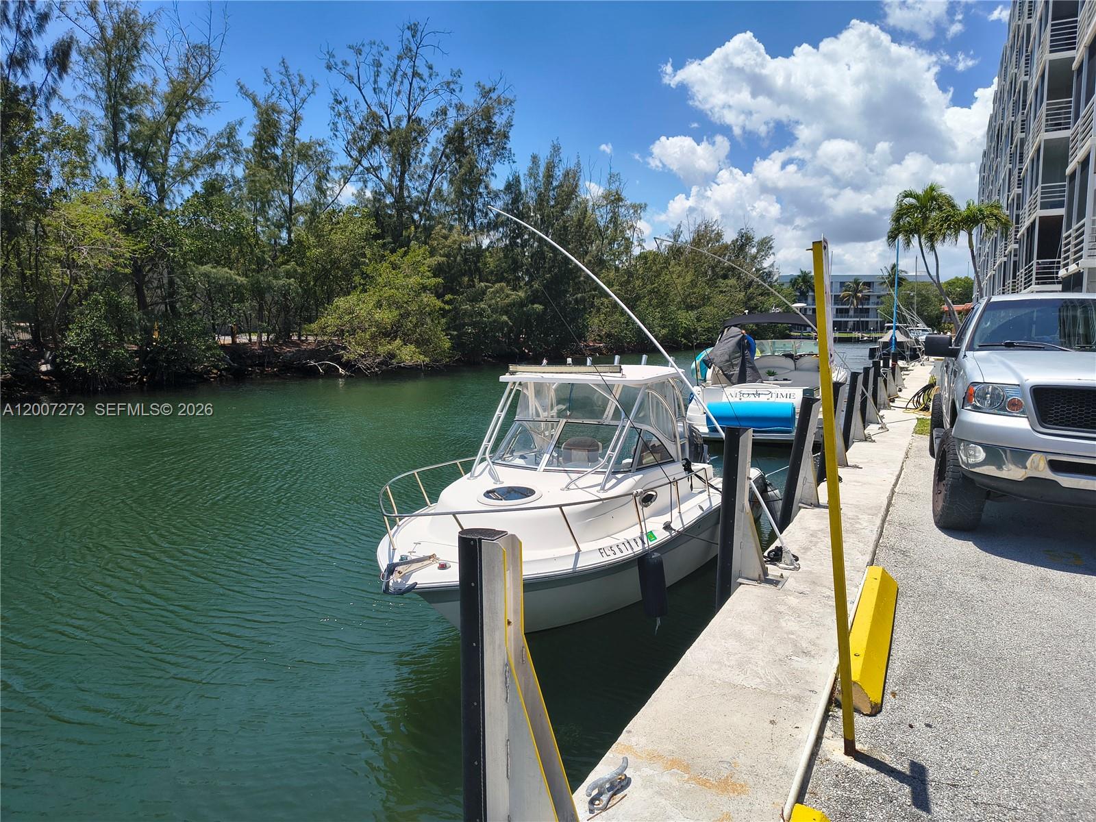 EASTERN SHORES WHITE HOUS - Residential