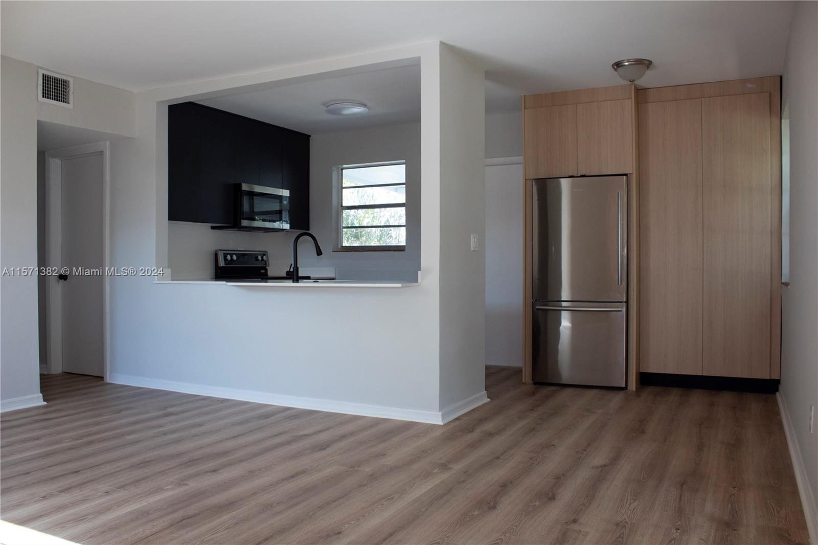 WESTWOOD LAKE 1ST ADDN - Residential