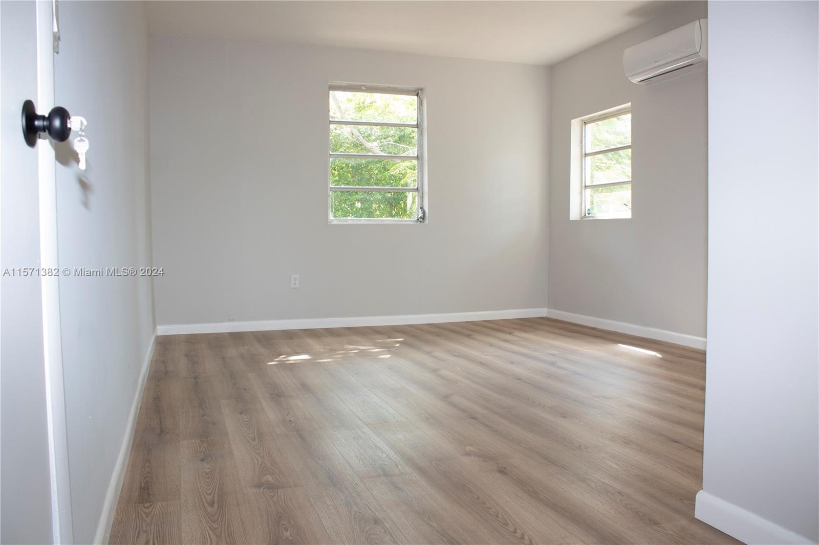 WESTWOOD LAKE 1ST ADDN - Residential
