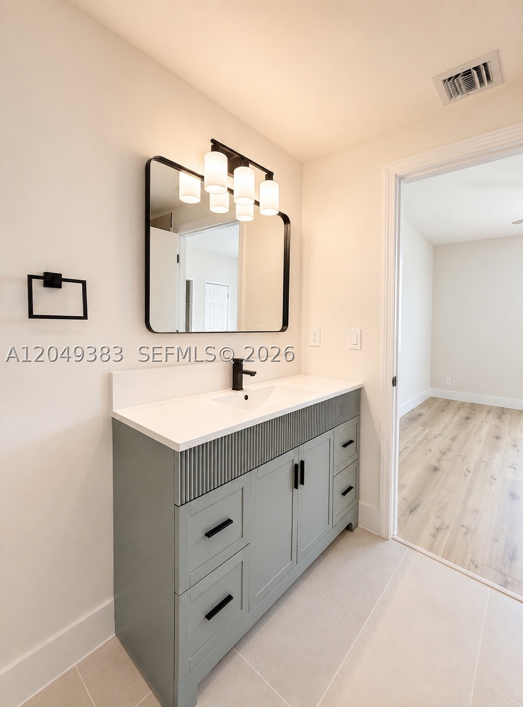 SECTORS 3 & 4 BOUNDARY PL - Residential Lease