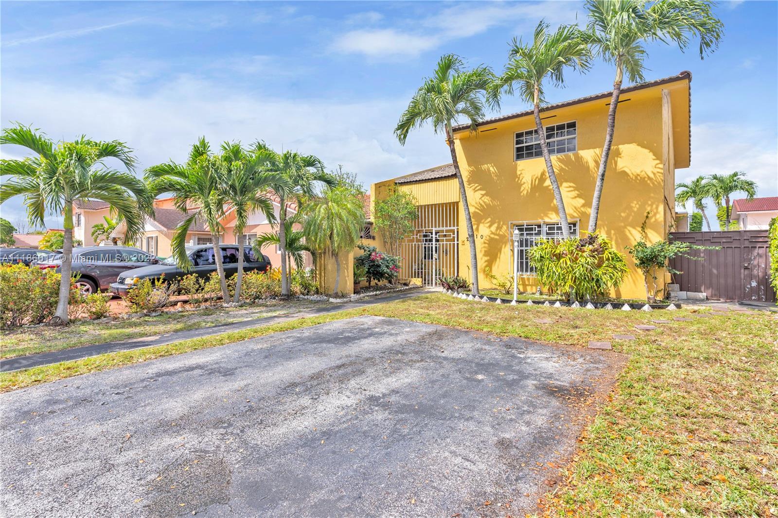 TAMIAMI TWIN VILLAS CONDO - Residential