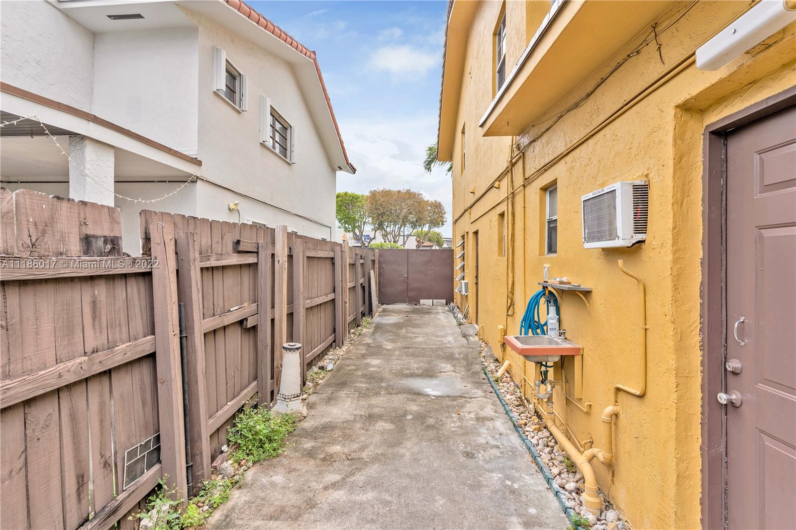 TAMIAMI TWIN VILLAS CONDO - Residential