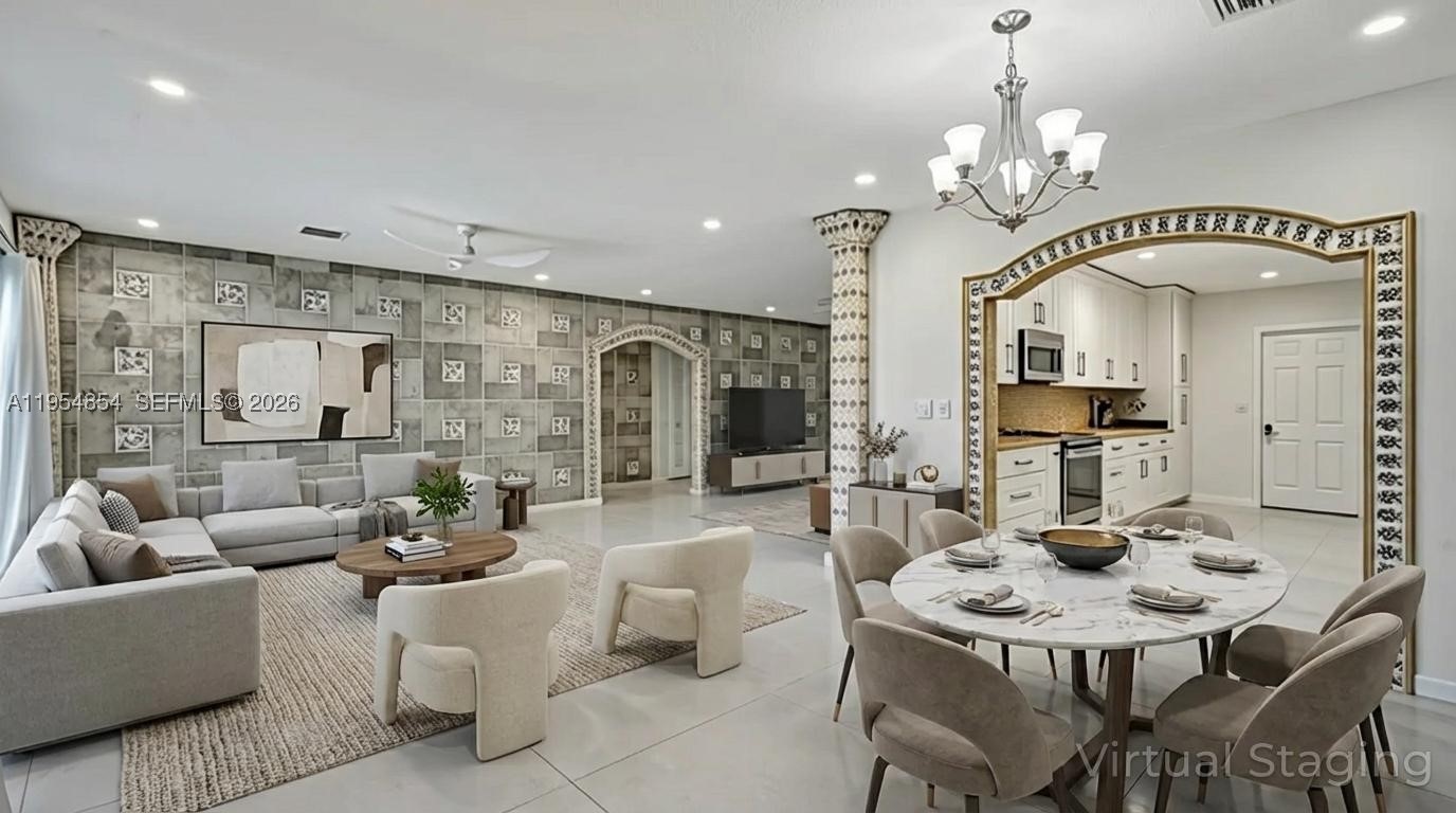 HOLLYWOOD LAKES SECTION - Residential