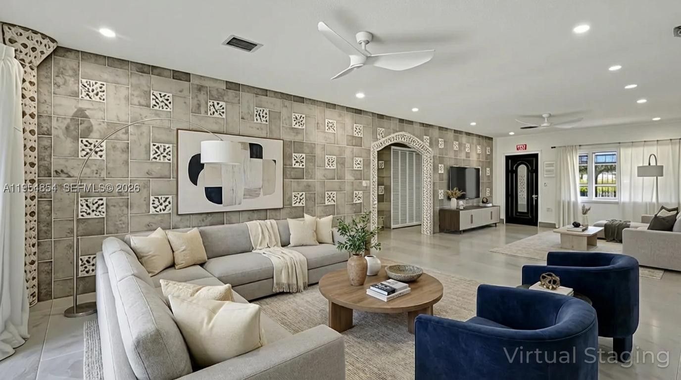 HOLLYWOOD LAKES SECTION - Residential