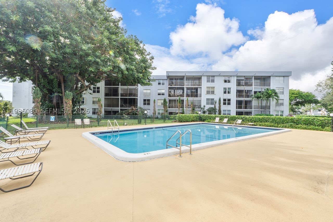 ROYAL PARK CONDO - Residential