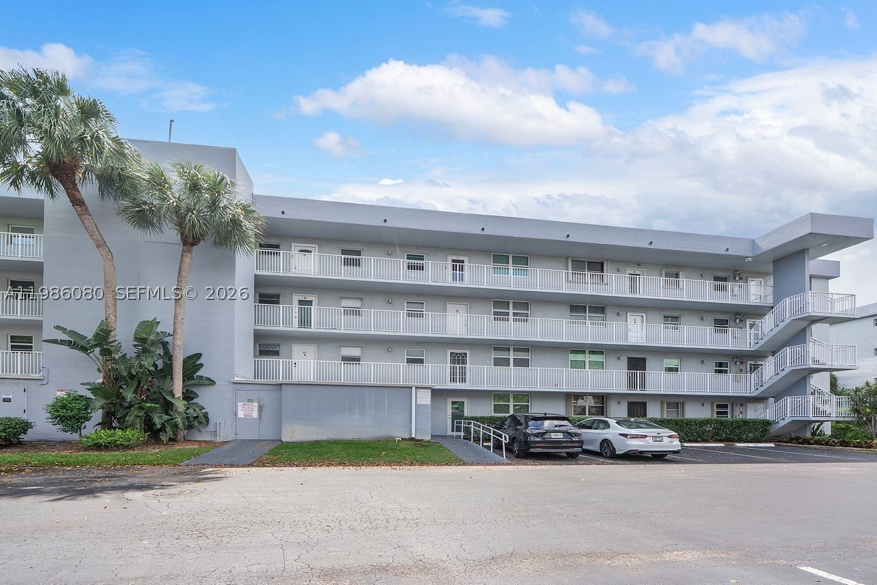 ROYAL PARK CONDO - Residential