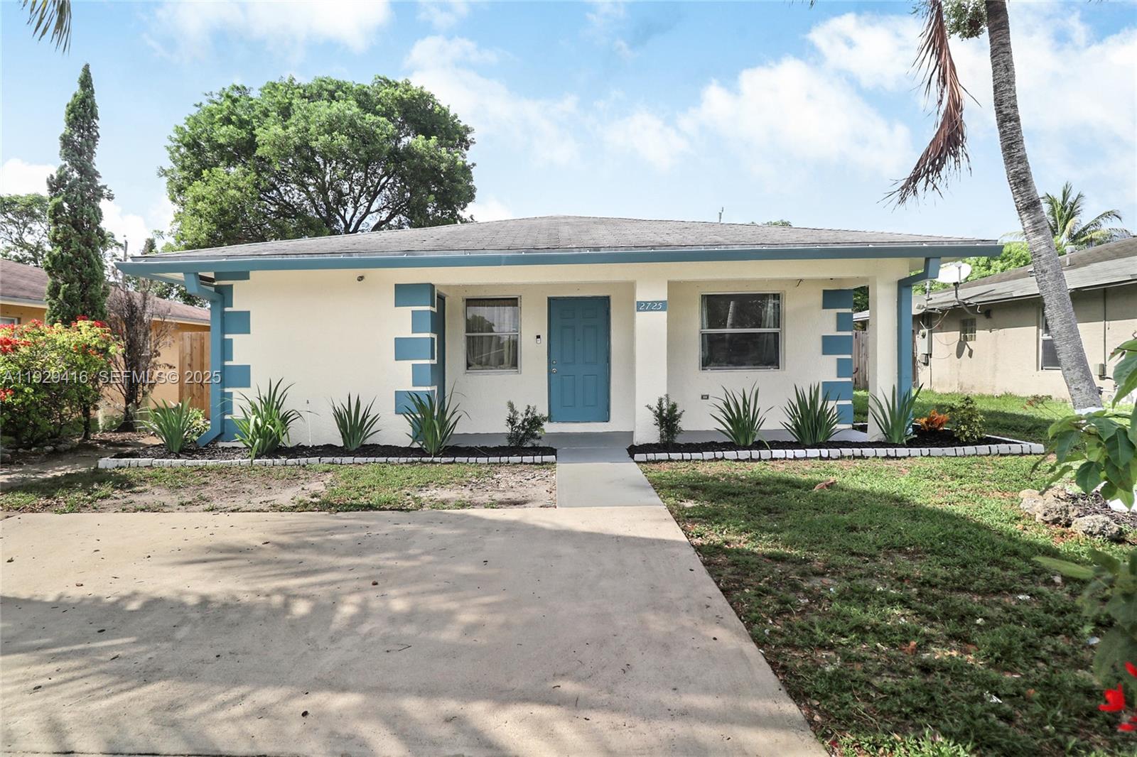 No HOA • Excellent investment property • 4 beds / 2 baths single-family home • Rented for $3,107/month • The rental income is supported by a government housing assistance program (as of June: $3,022 government / $85 tenant) • Potential rent for a 4-bedroom voucher with government subsidy is $3,880 USD • Lease renews 08/31/2026 • Spacious lot of 5,159 sqft.

• This property is uniquely qualified for a special program • Exclusive lender incentive: 1 point off the rate with my lender (e.g., if the market rate is 6%, you can get 5% with no points, plus appraisal and mortgage insurance covered for primary residents)
• Current management company available for seamless transition
• Please do not disturb tenant or knock on the door. • Video tour is available