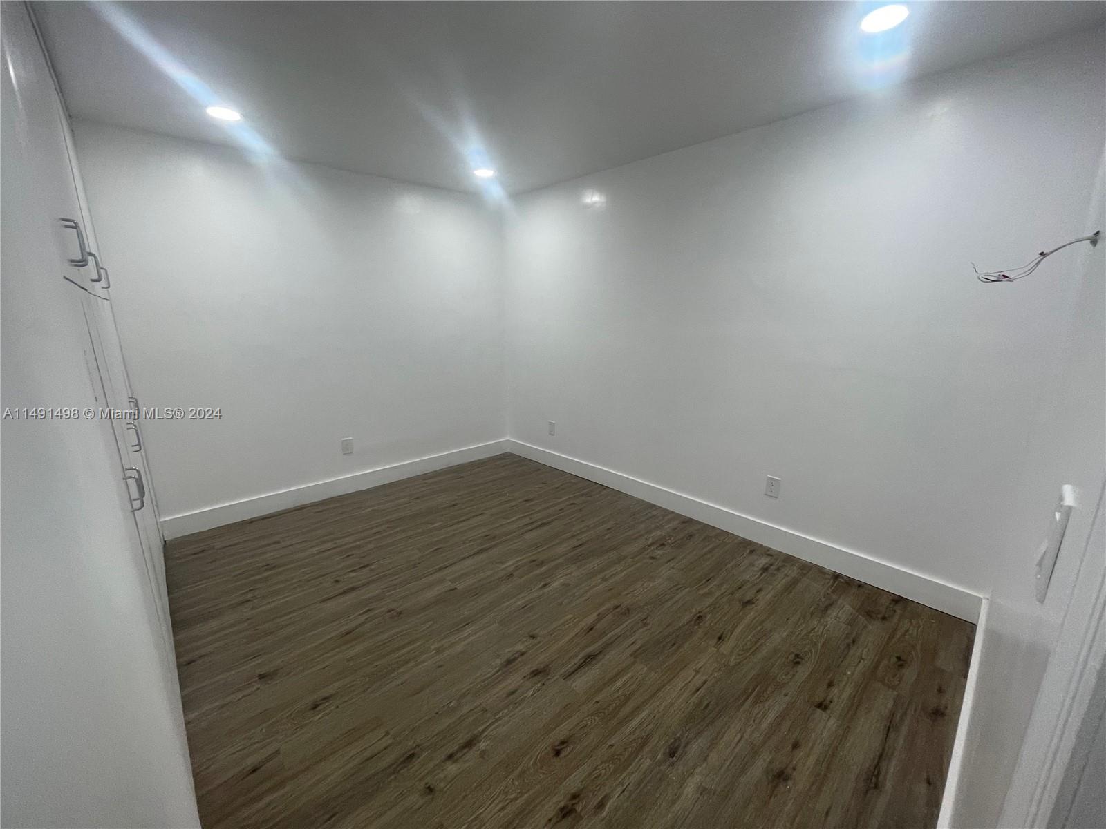 MONTICELLO PK UNIT NO 3 - Residential Lease