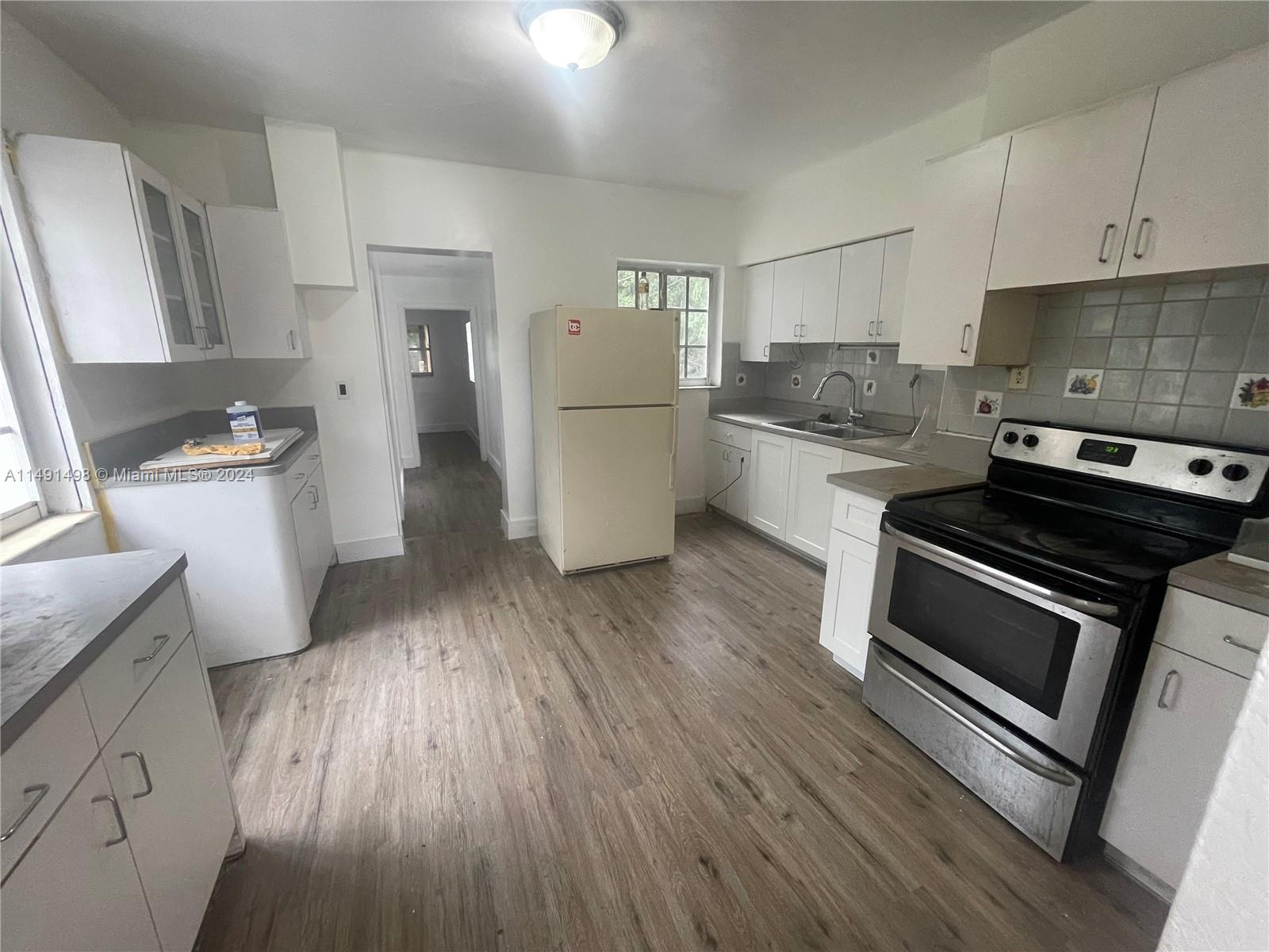 MONTICELLO PK UNIT NO 3 - Residential Lease