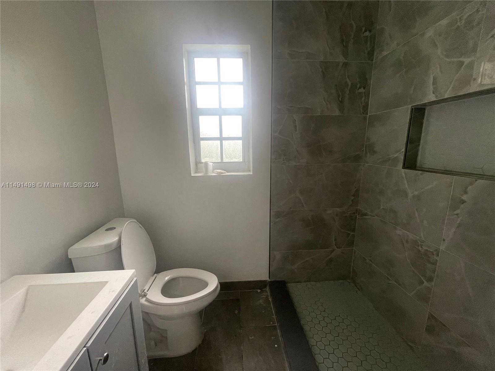 MONTICELLO PK UNIT NO 3 - Residential Lease