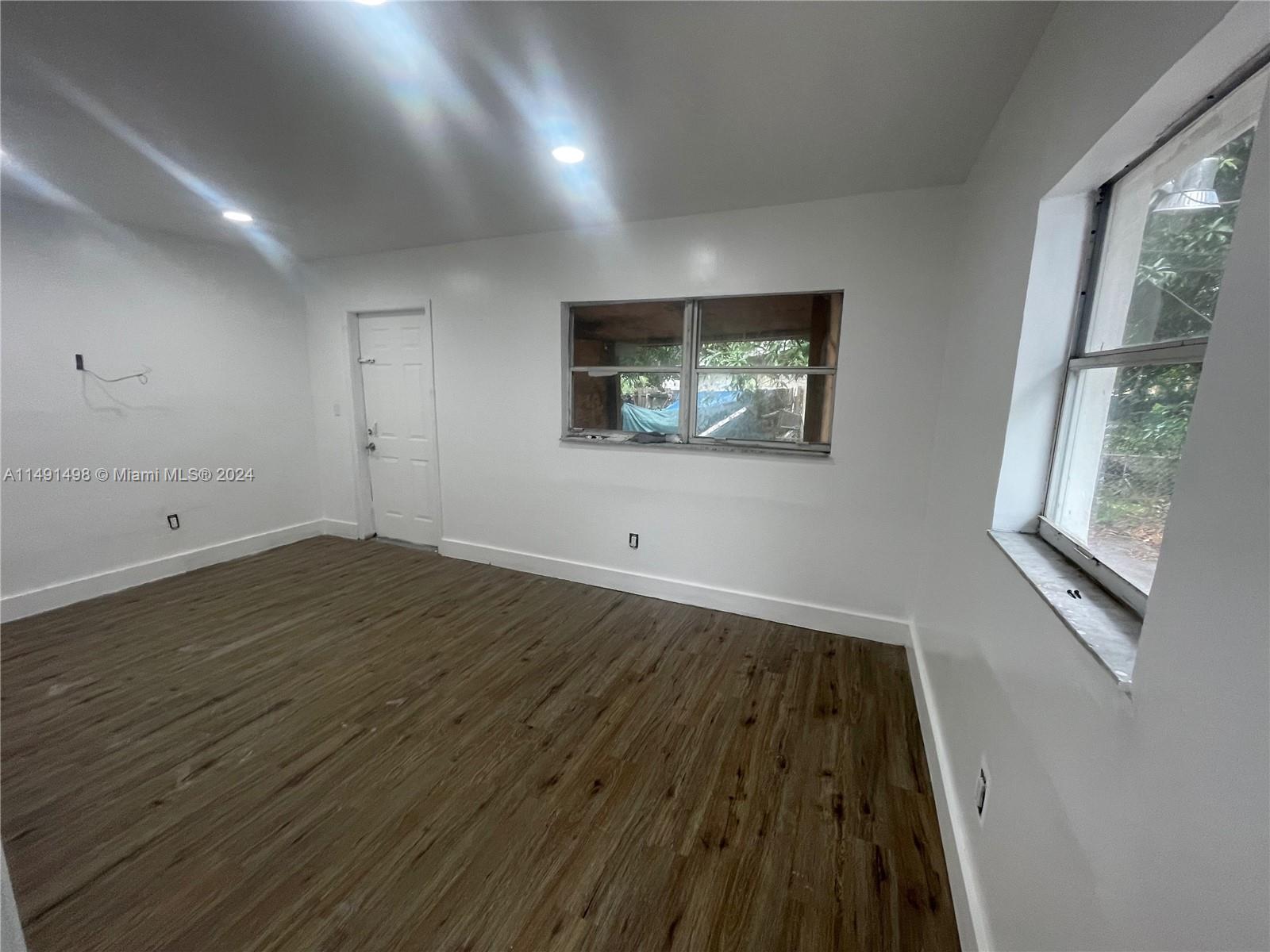 MONTICELLO PK UNIT NO 3 - Residential Lease