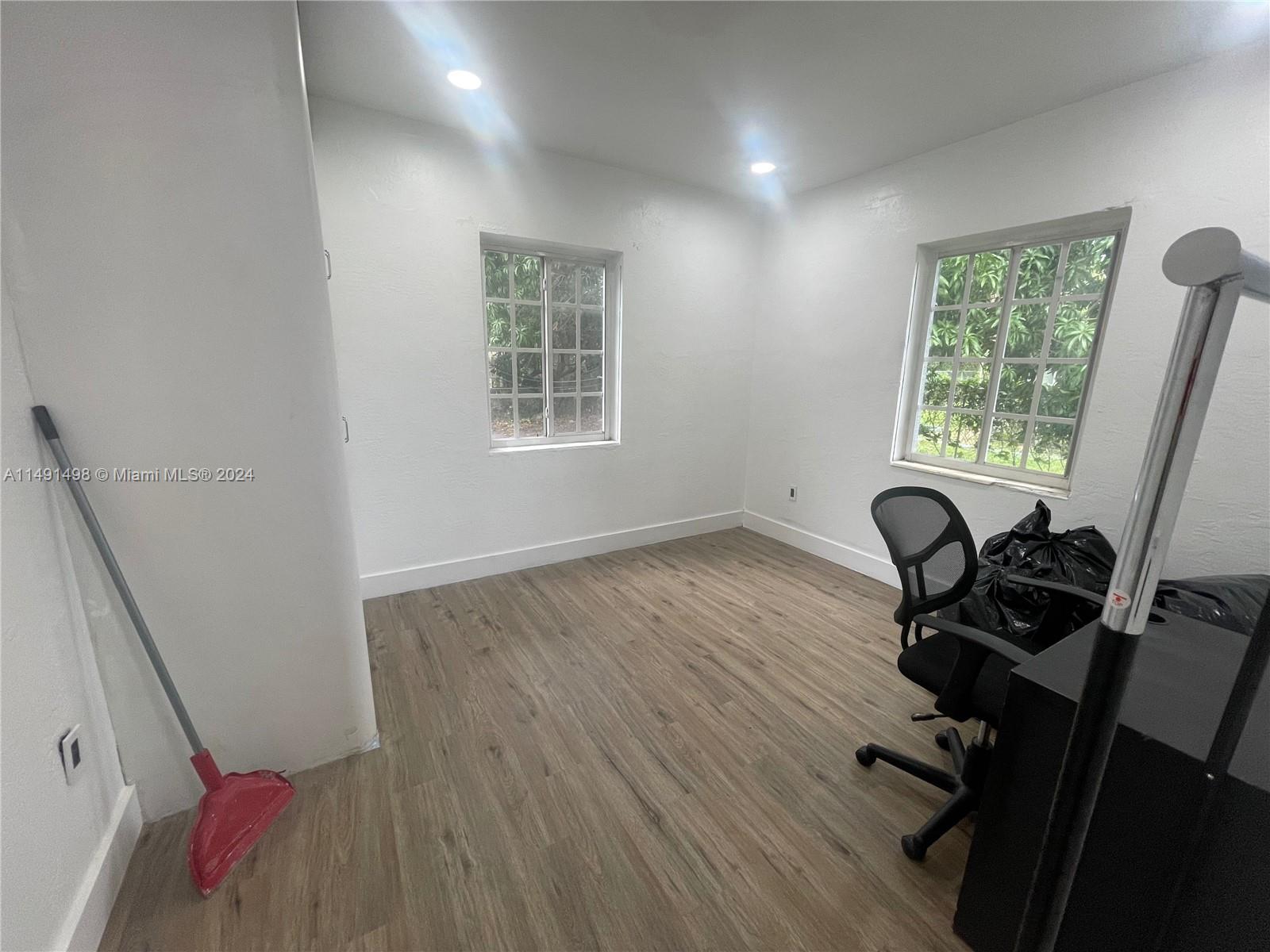 MONTICELLO PK UNIT NO 3 - Residential Lease