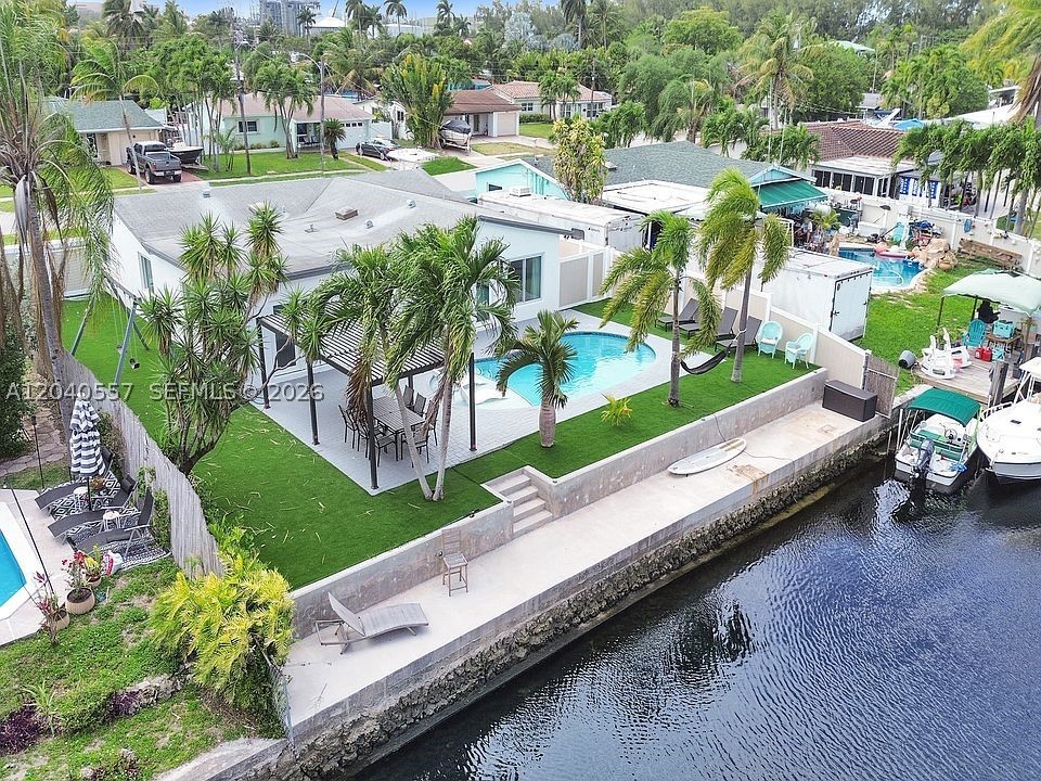 AVON ISLES - Residential