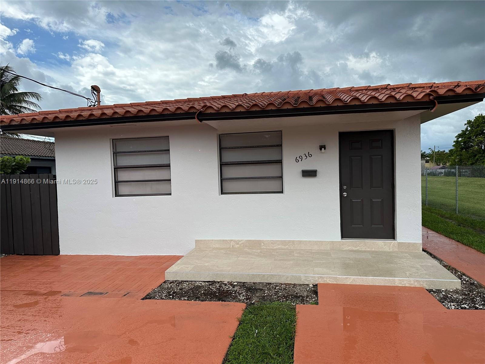 CORAL TERR SEC 1 - Residential Lease