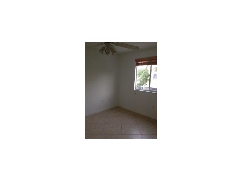 WEITZER HAMMOCKS HOMES SE - Residential Lease