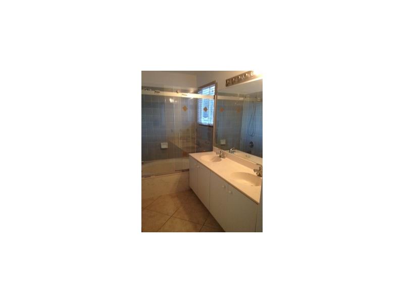 WEITZER HAMMOCKS HOMES SE - Residential Lease