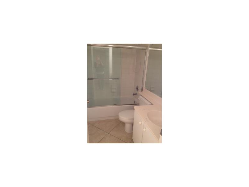 WEITZER HAMMOCKS HOMES SE - Residential Lease
