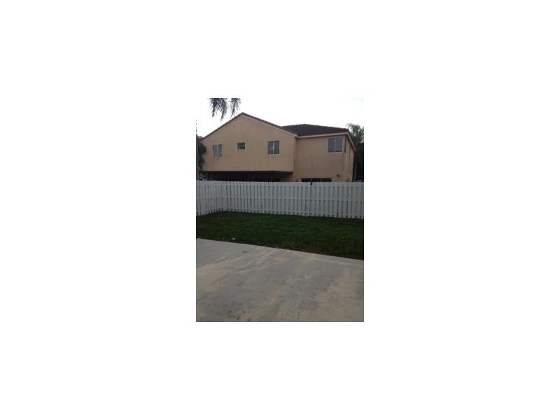 WEITZER HAMMOCKS HOMES SE - Residential Lease