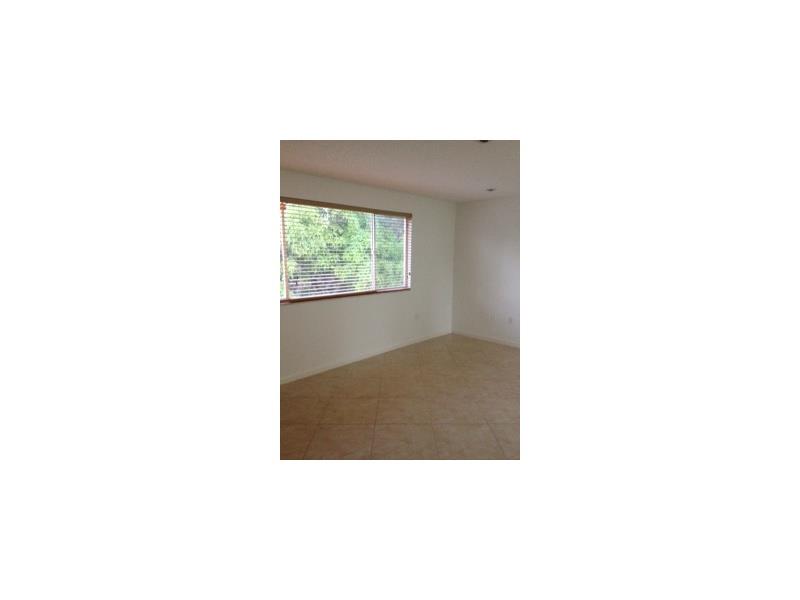 WEITZER HAMMOCKS HOMES SE - Residential Lease