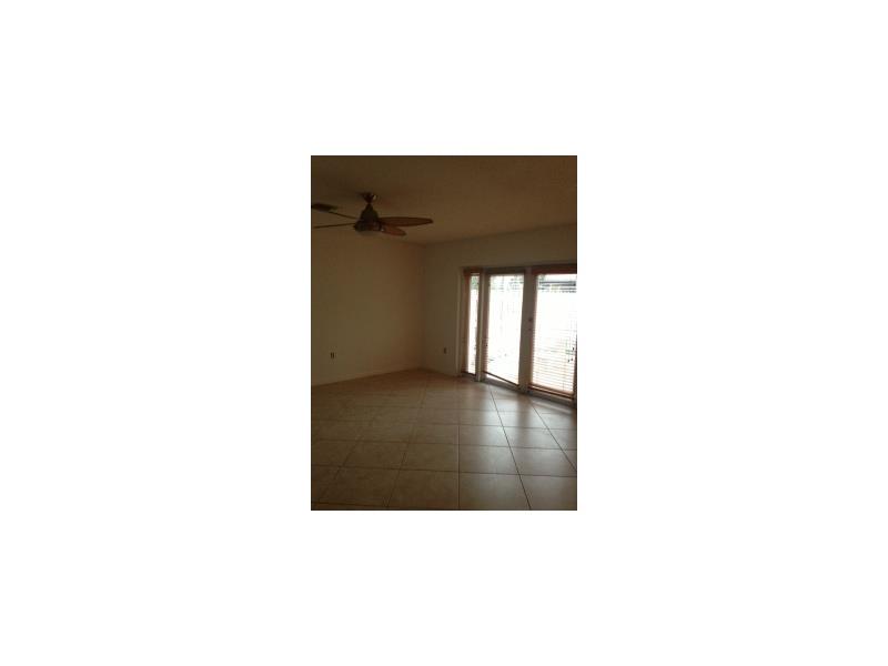 WEITZER HAMMOCKS HOMES SE - Residential Lease