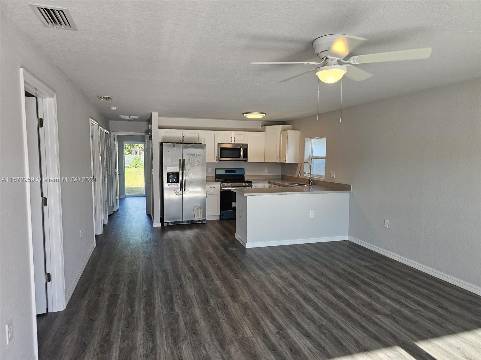 Las Villas at Kenilworth - Residential