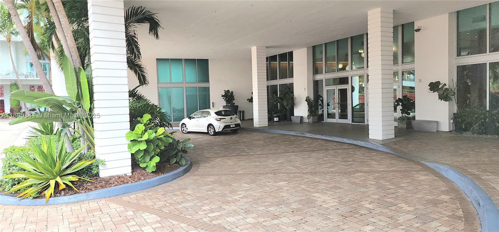 WIND CONDO - Residential
