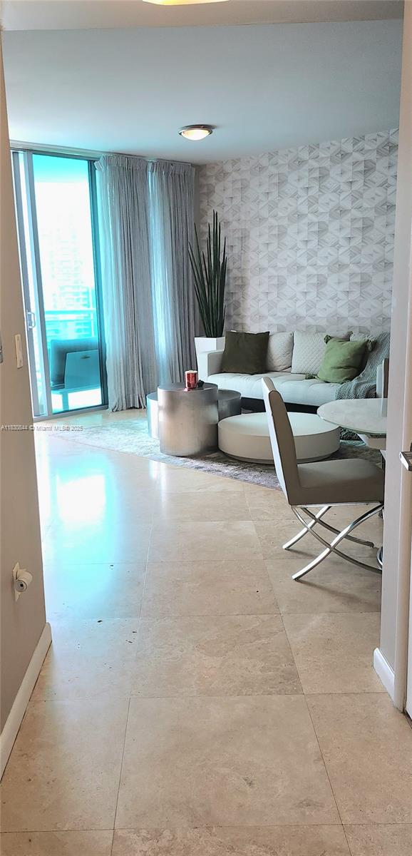 WIND CONDO - Residential