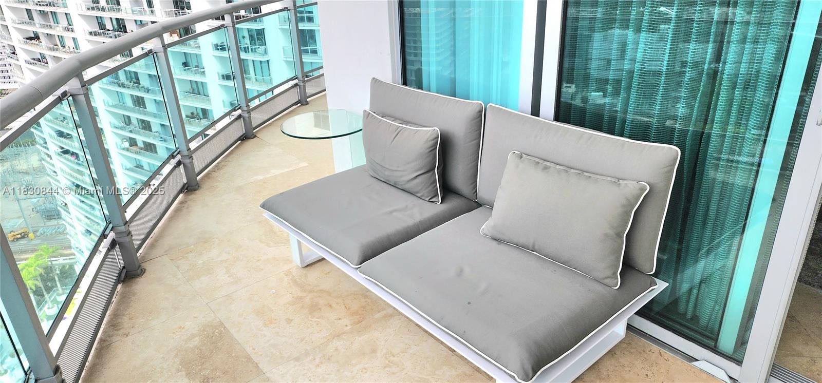 WIND CONDO - Residential