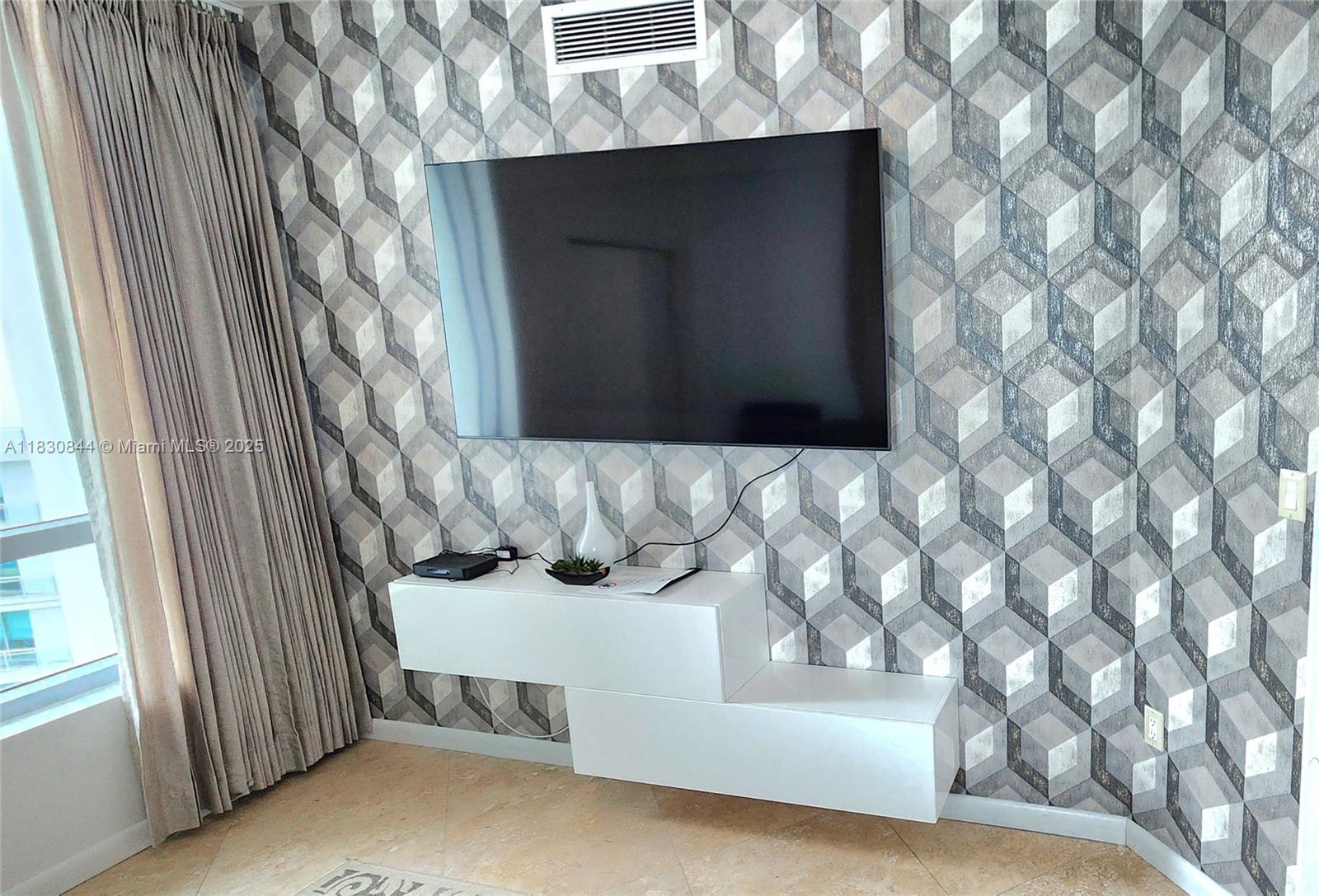 WIND CONDO - Residential