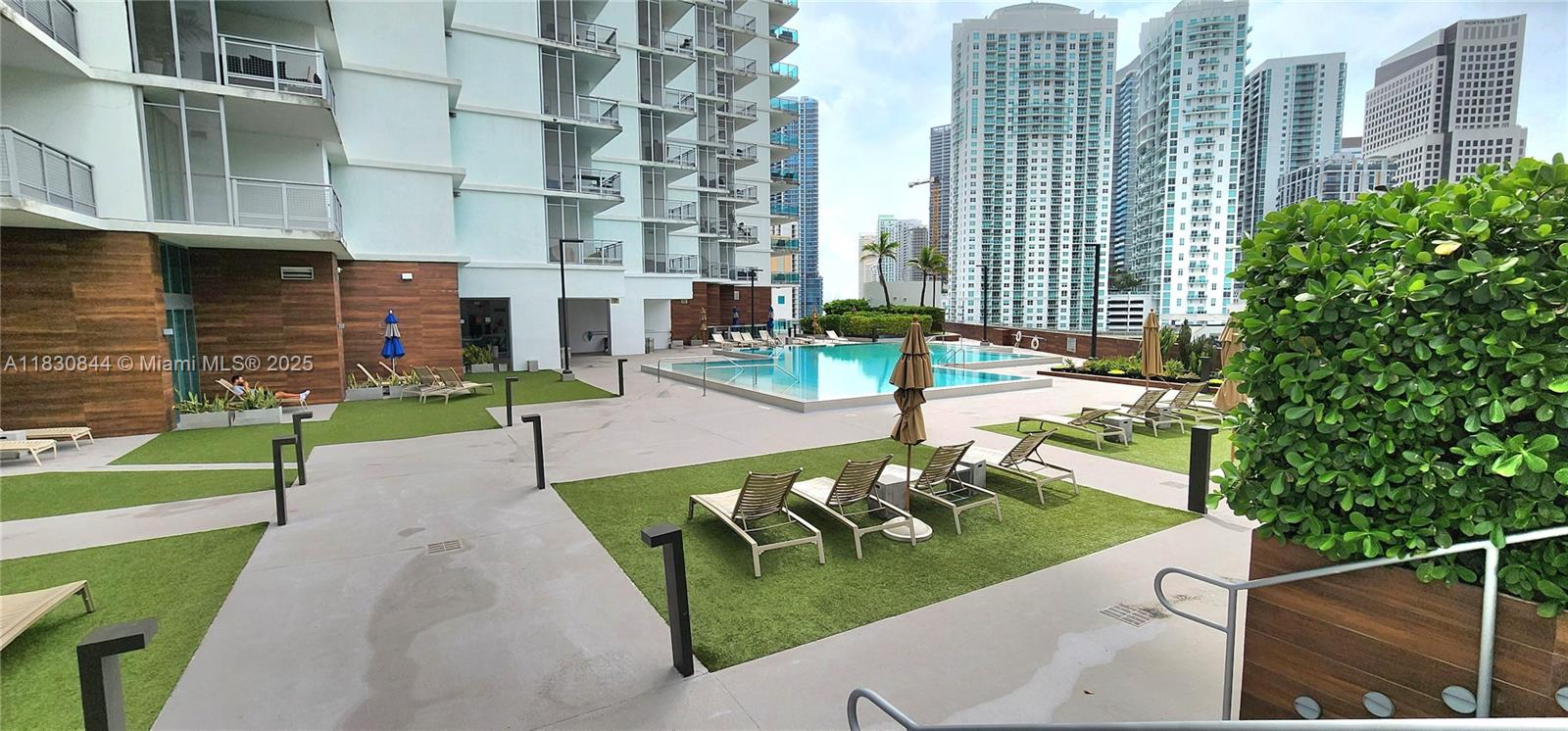 WIND CONDO - Residential