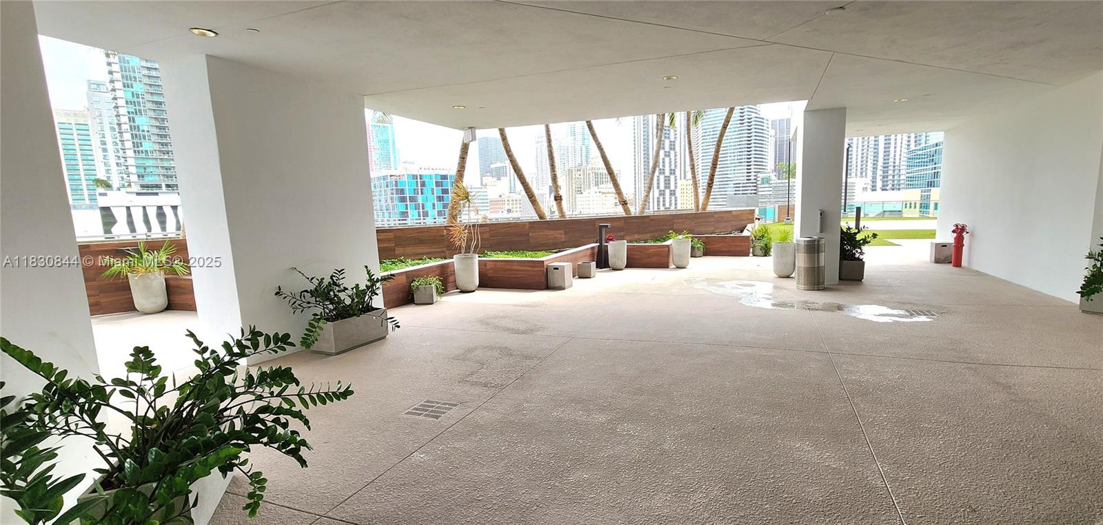 WIND CONDO - Residential