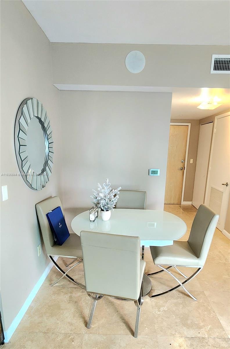 WIND CONDO - Residential