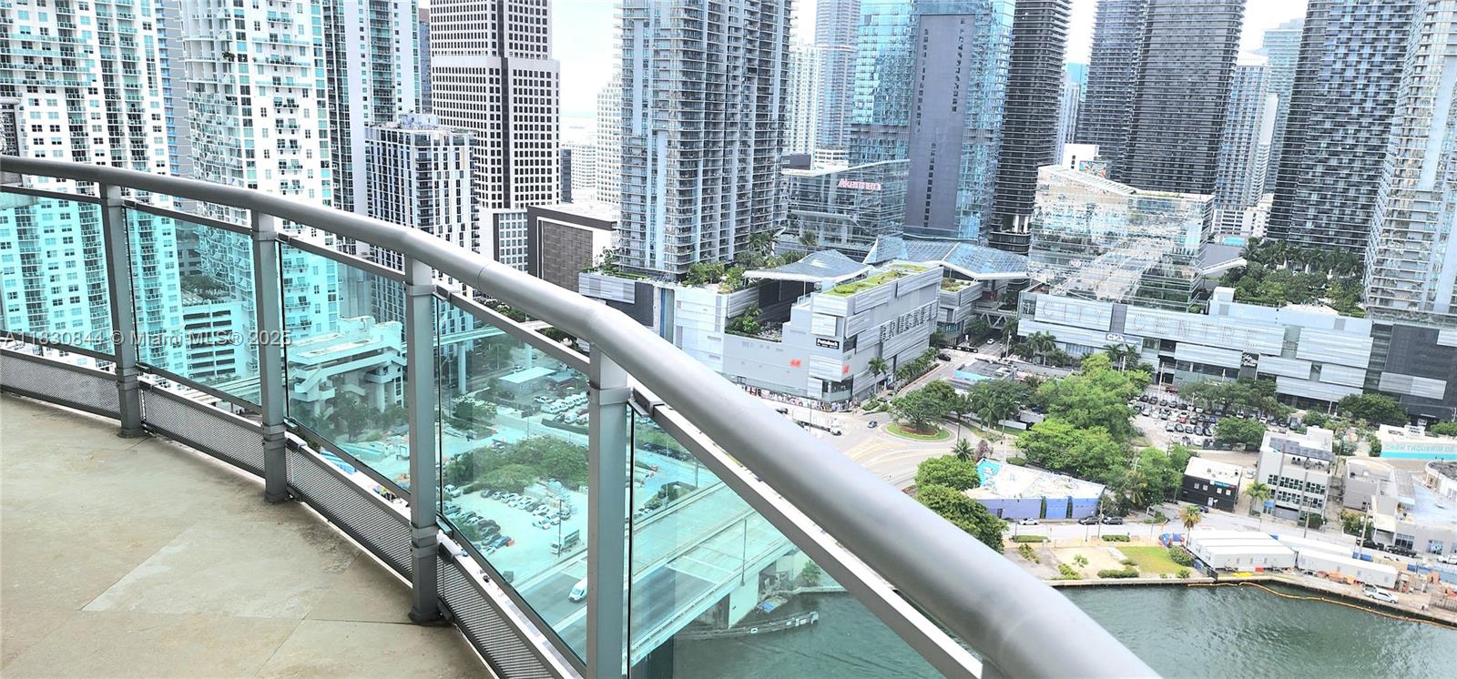 WIND CONDO - Residential