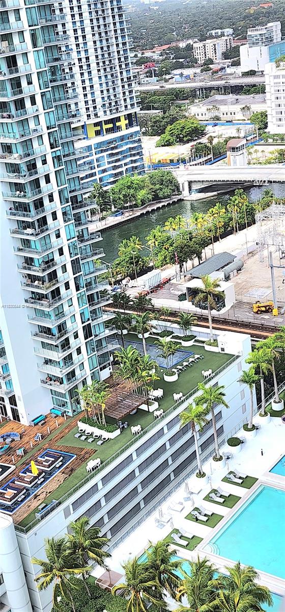 WIND CONDO - Residential