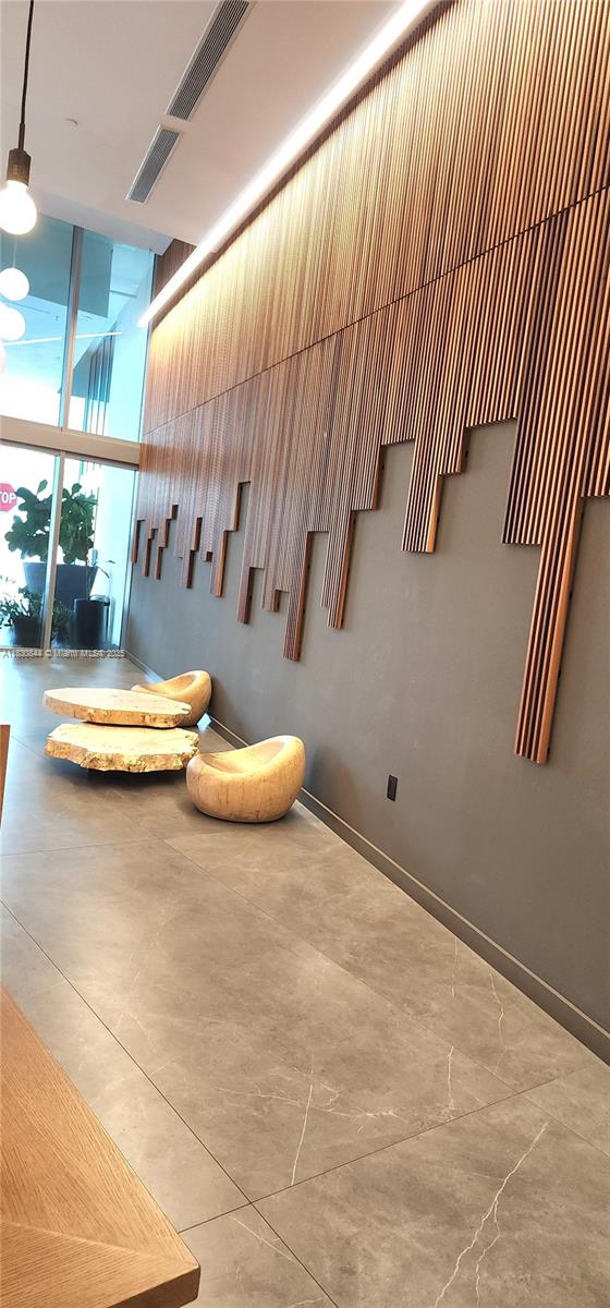 WIND CONDO - Residential