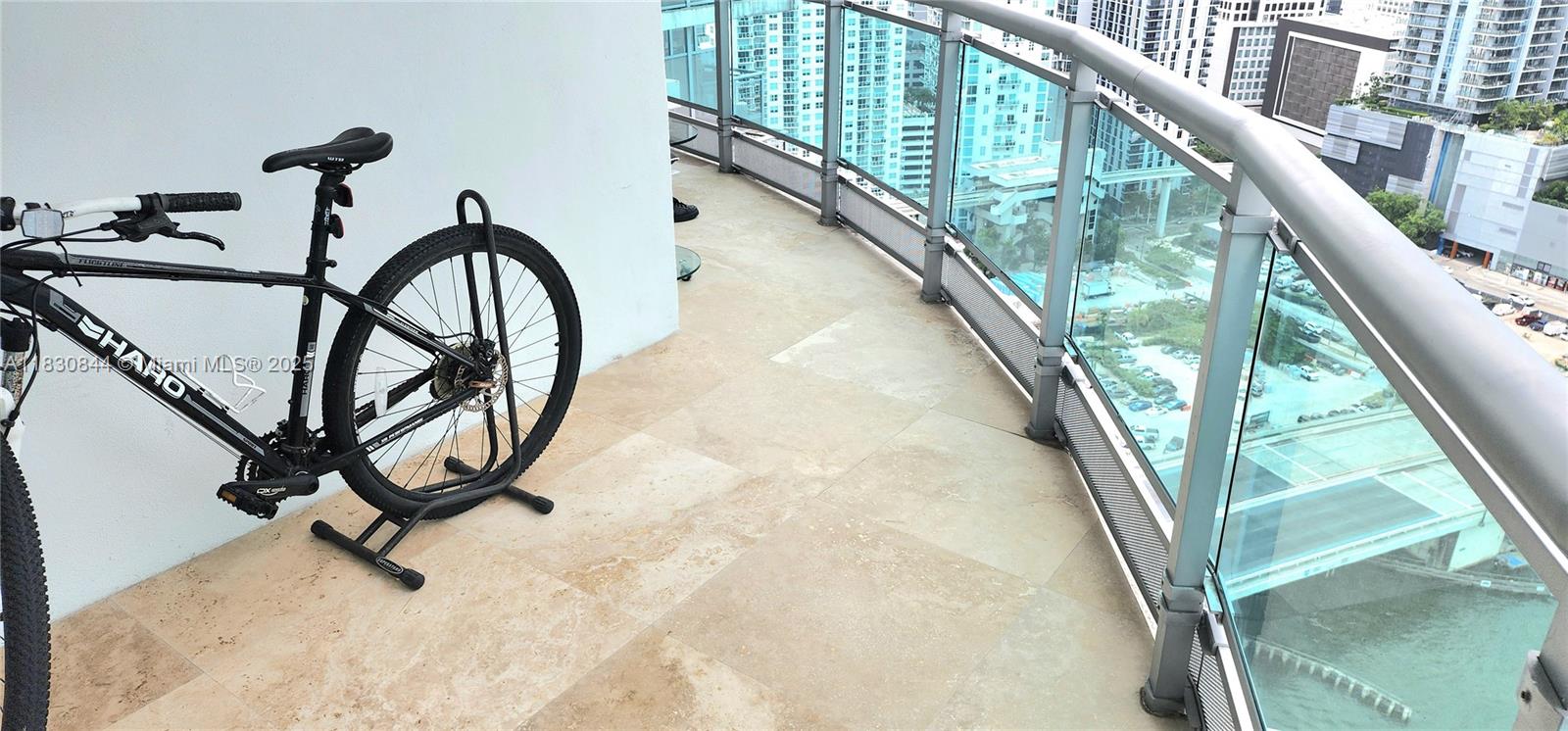 WIND CONDO - Residential