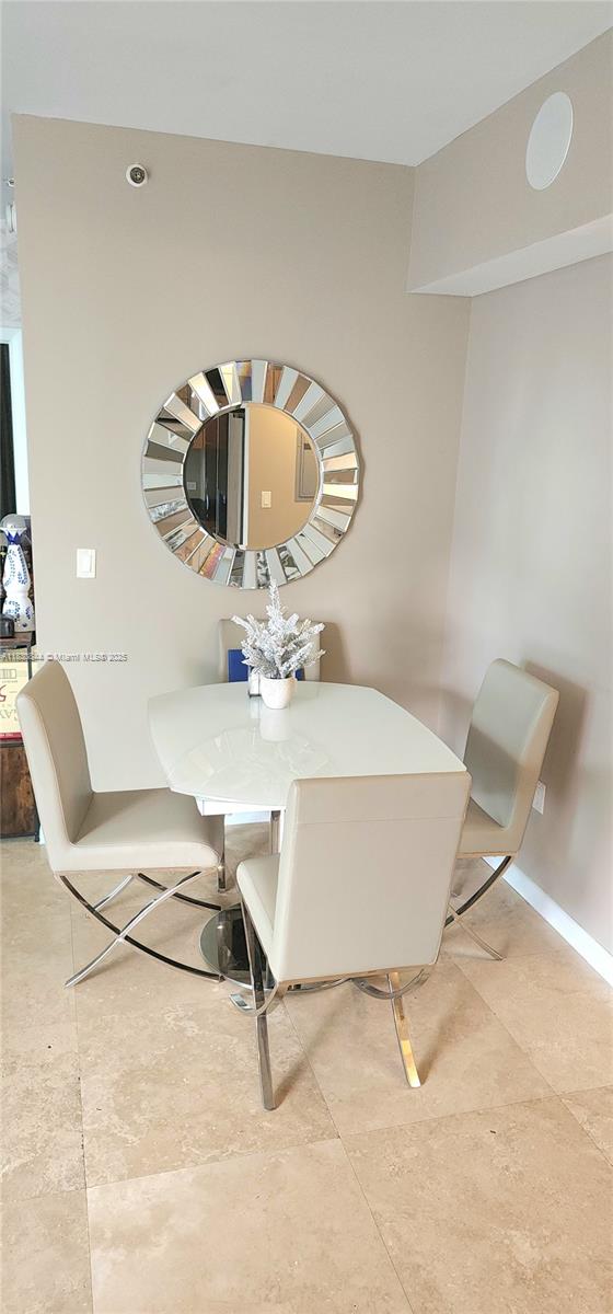 WIND CONDO - Residential
